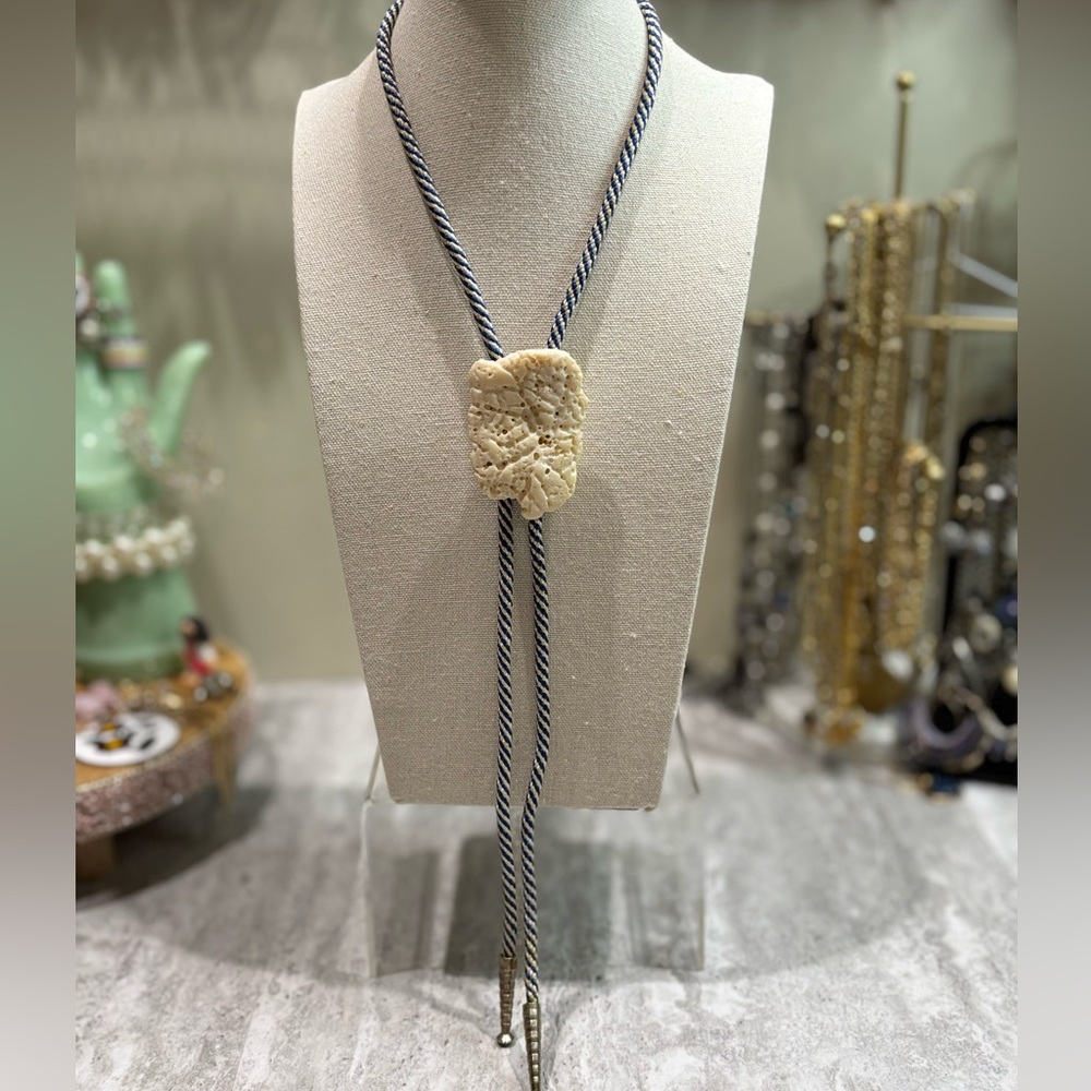 Vintage Bolo Tie Blue White Western Native Necklace Jewelry